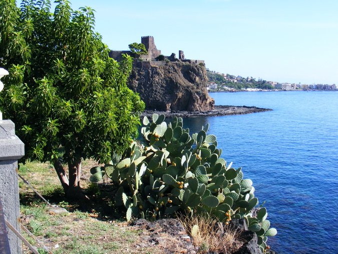 (40)  Aci Castello